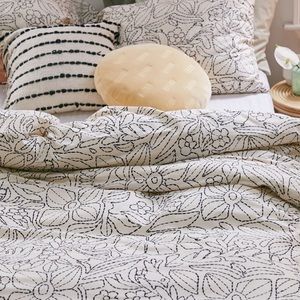 Urban Outfitters Kacy Stitch F/Q Duvet with shams and storage bag